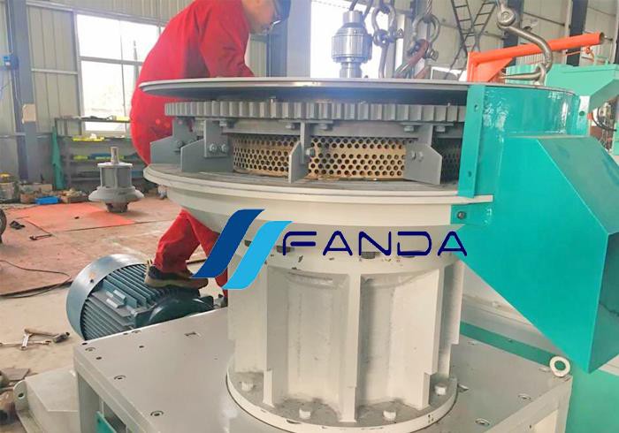 China Vertical Ring Die Pellet Mill